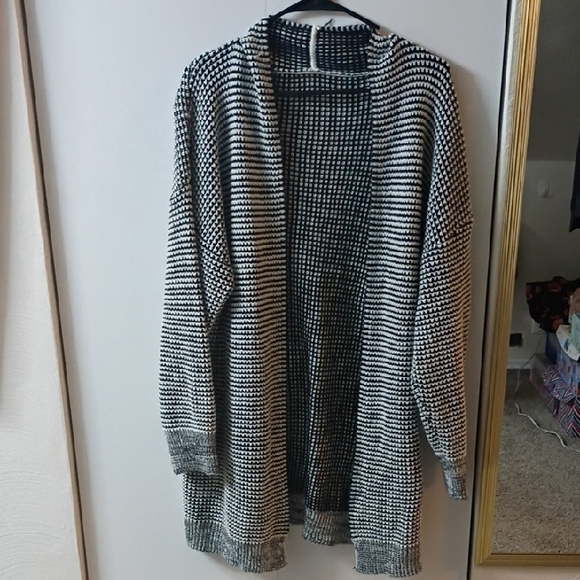 Black and White Women's Cardigan - Picture 2 of 6